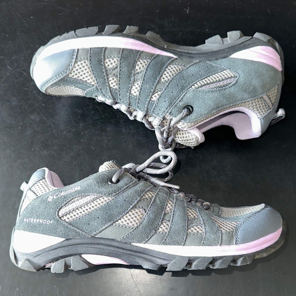 LIKE NEW COLUMBIA Waterproof Trail Hiking Shoes